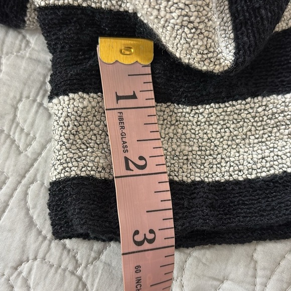 ALICE + OLIVIA Lurex Tweed Back Zip Pleated Short Black Silver Stripe - Picture 13 of 15